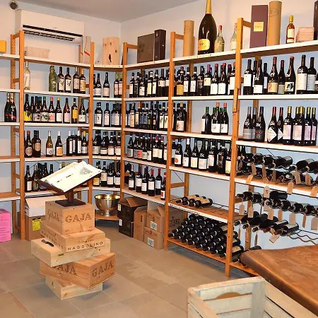 Mehdi's Bed & Breakfast 4*